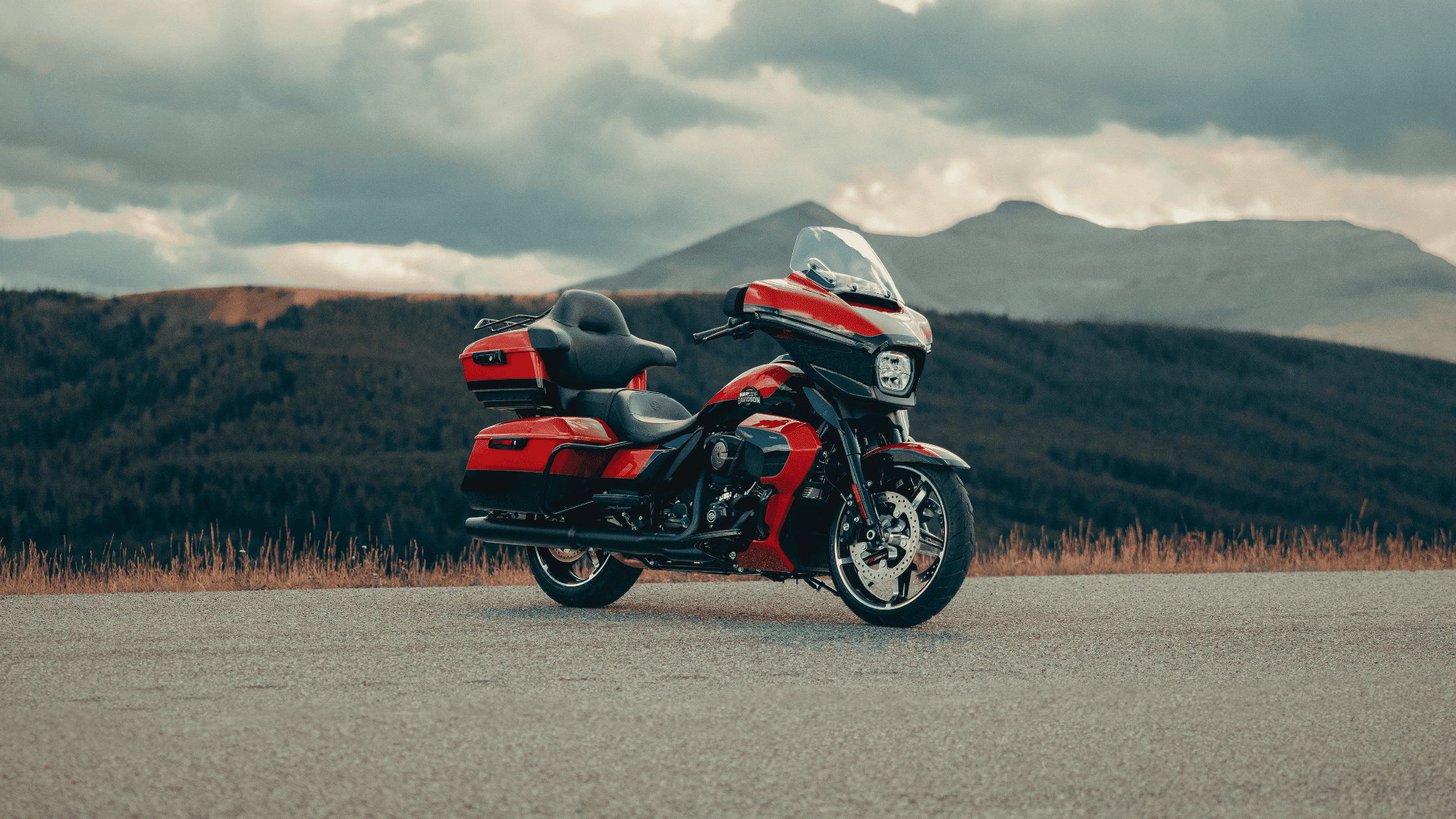 2025 Harley-Davidson® Street Glide® Ultra parked on scenic mountain road in Stafford, TX